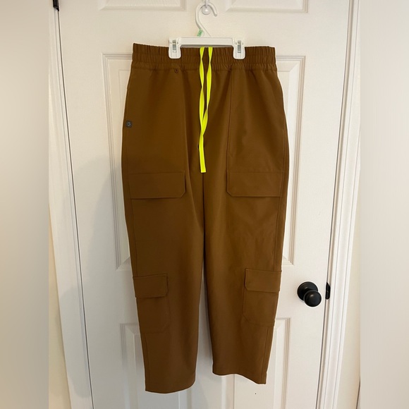 Figs Indestructible High Waisted Relaxed Barrel Scrub Pants - Picture 4 of 6